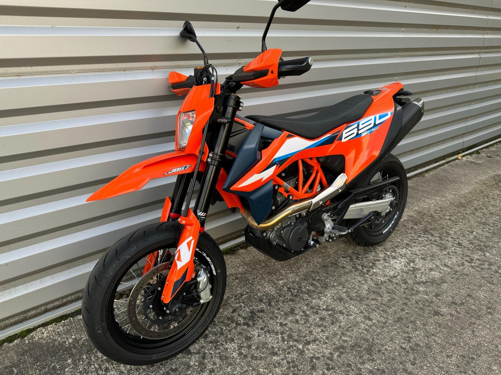 KTM 690 SMC R 2024