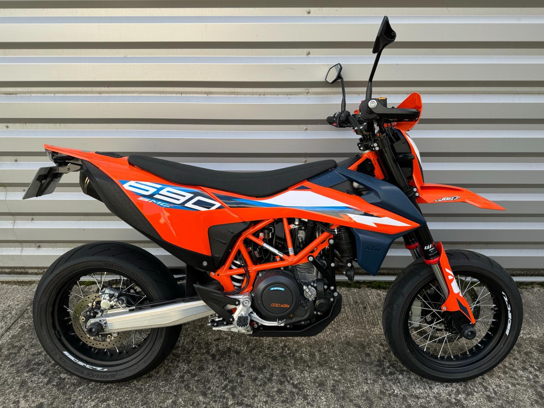 KTM 690 SMC R 2024